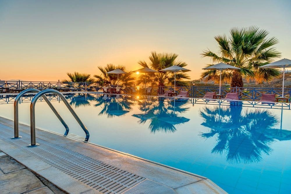 Sunrise Beach Suites Азолимнос Экстерьер фото